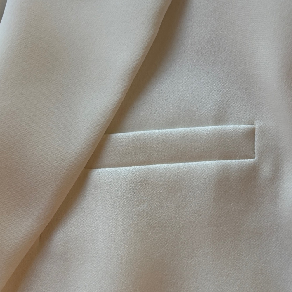 Alice + Olivia Classic White Blazer - Picture 3 of 9